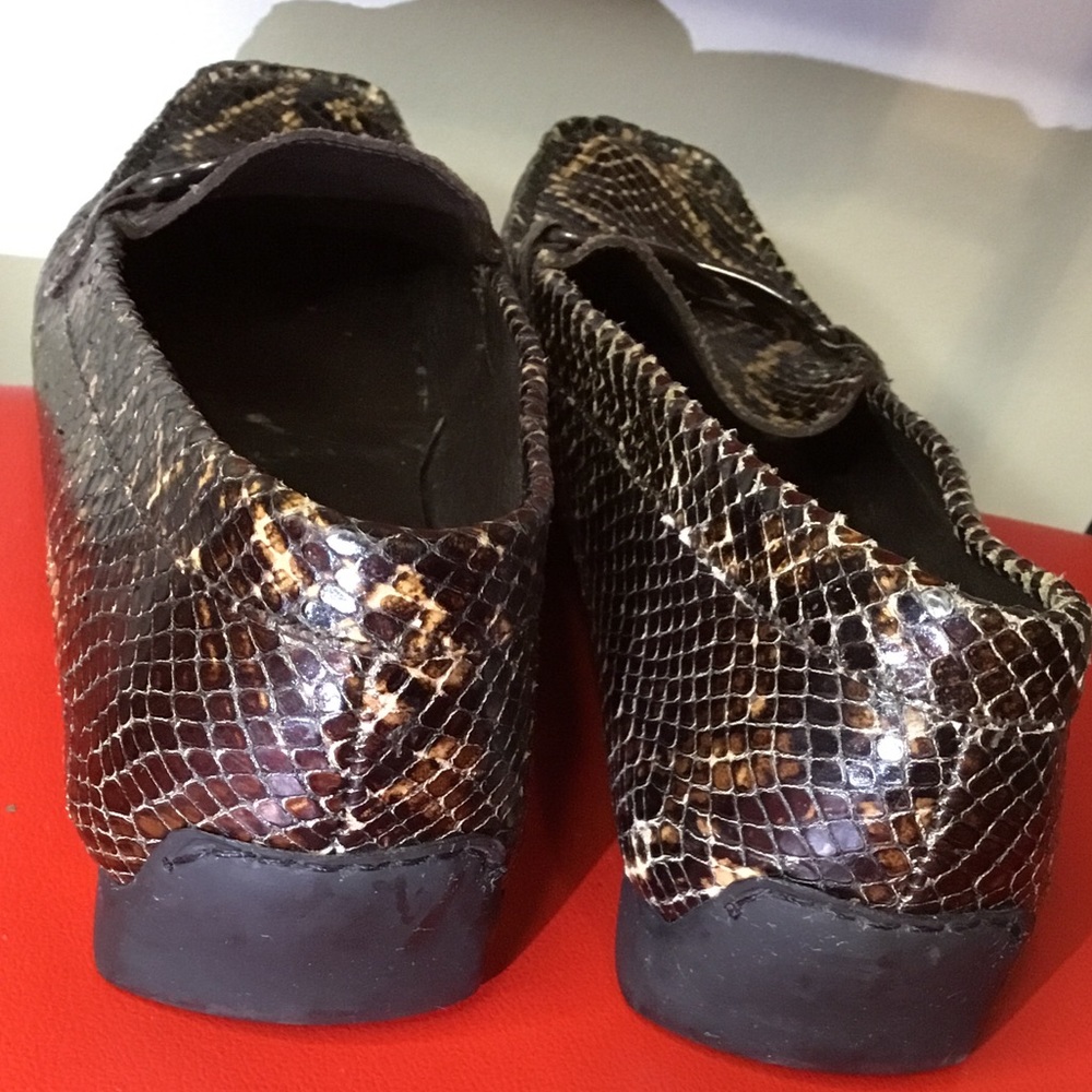 Stuart Weitzman Authentic Snake Skin Drivers - image 3